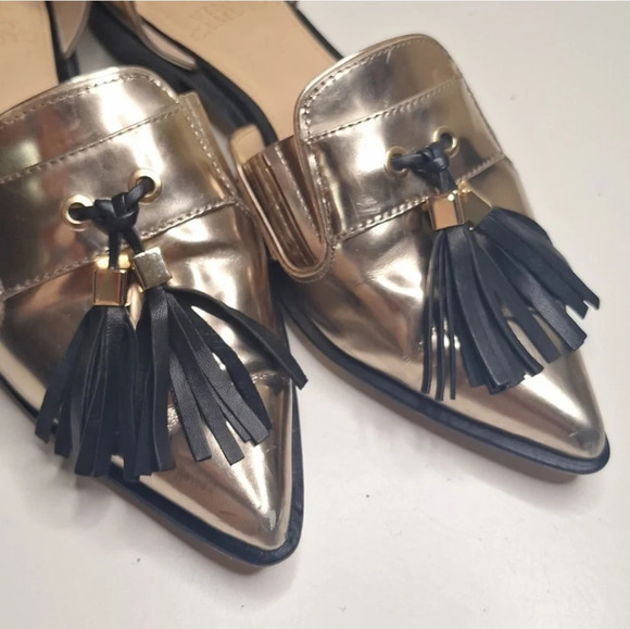 Vince Camuto D'Orsy silver metallic patent leather  tassel flats SZ 6 - Picture 6 of 10